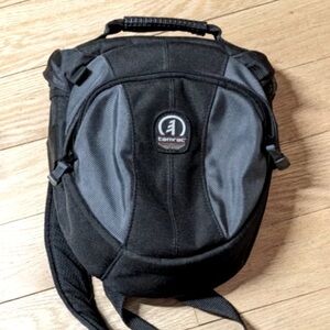 📸Tamrac camera bag Velocity 6X.  Excellent used condition.Padded strap & handle